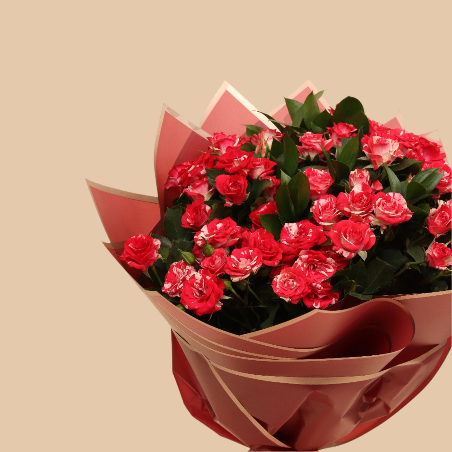دفء خمري | Burgundy Bloom – Baby Spray Roses