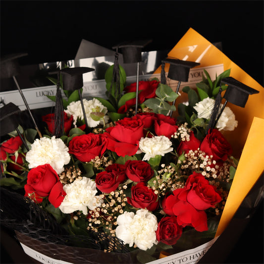 Graduation Cap Bouquet - alternate view
