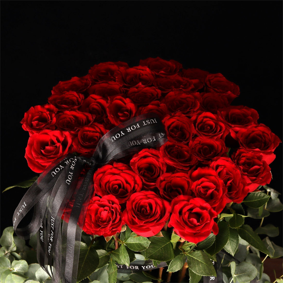 How to Choose the Right Flowers for Any Occasion (Dubai Delivery Guide)