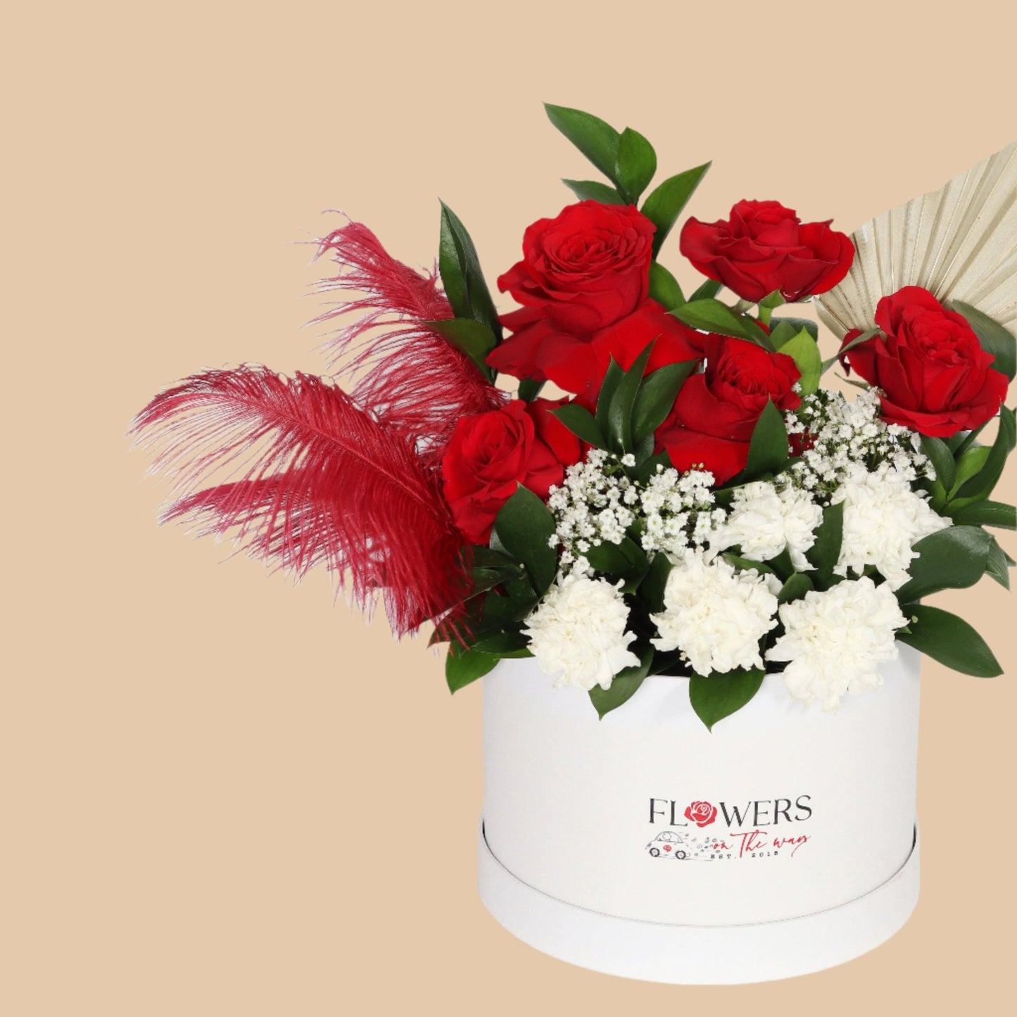 بوكس الرومانسية البيضاء | White Romance Box - Flowers On The Way