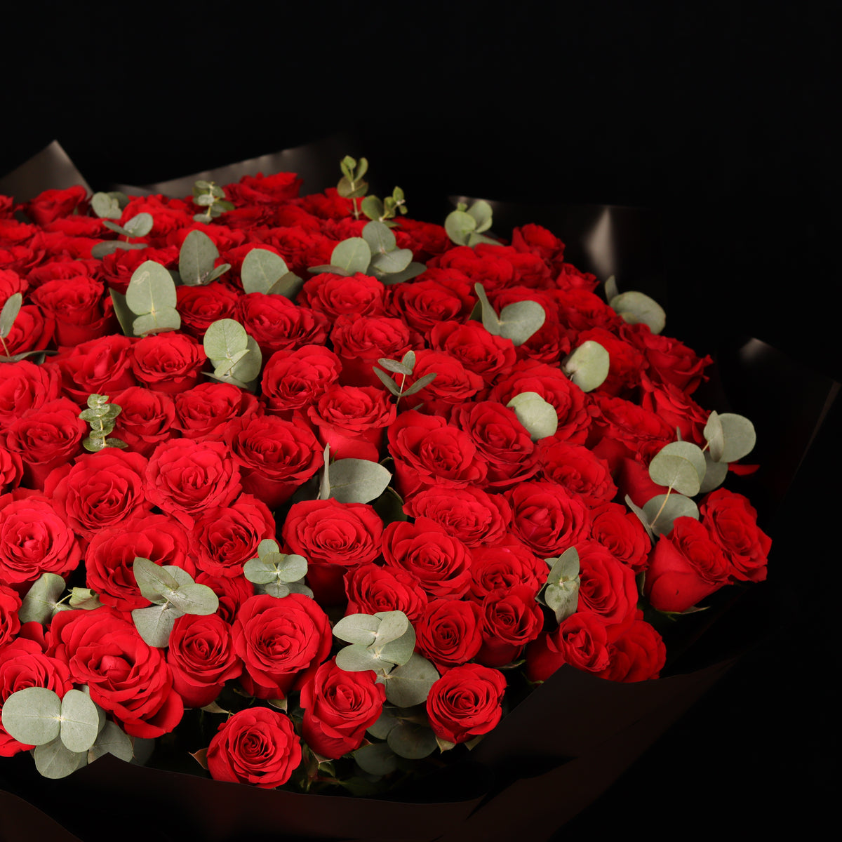 Passion Grand Bouquet – alternate view, Valentine's Day flower delivery Dubai