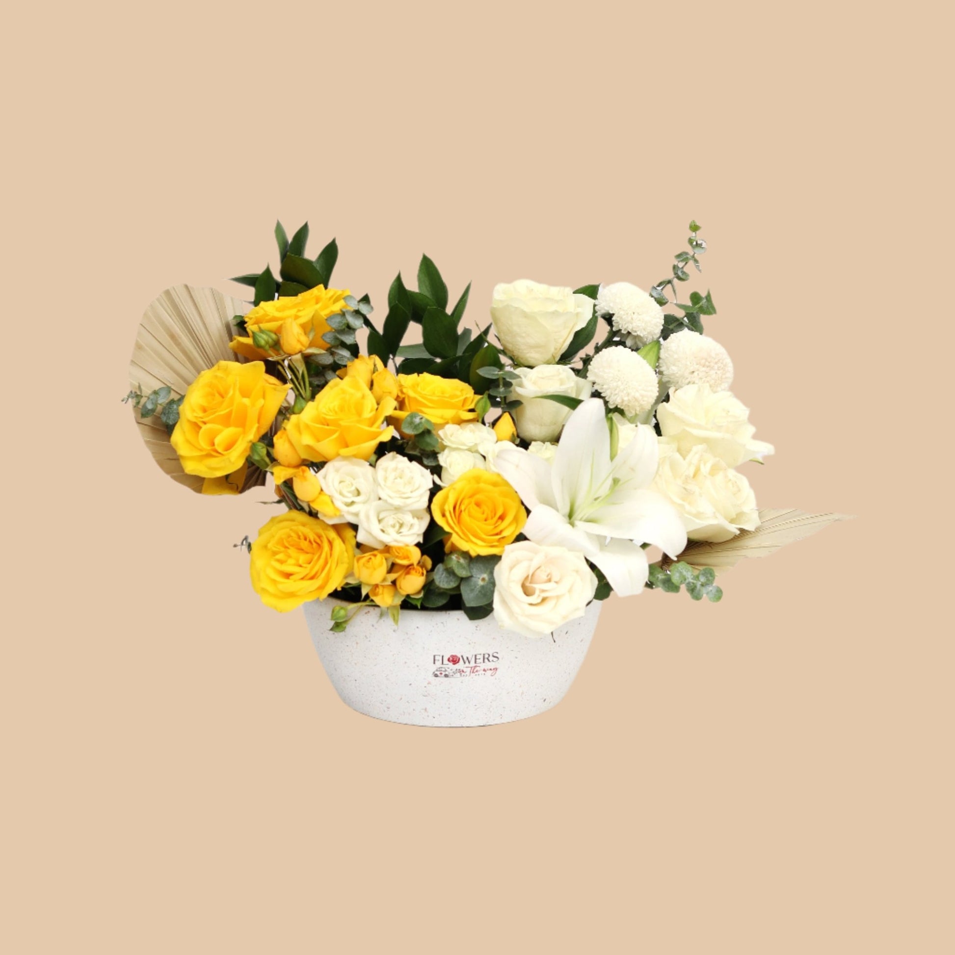 "إشراقة نقاء" "Pure Radiance Box" - Flowers On The Way