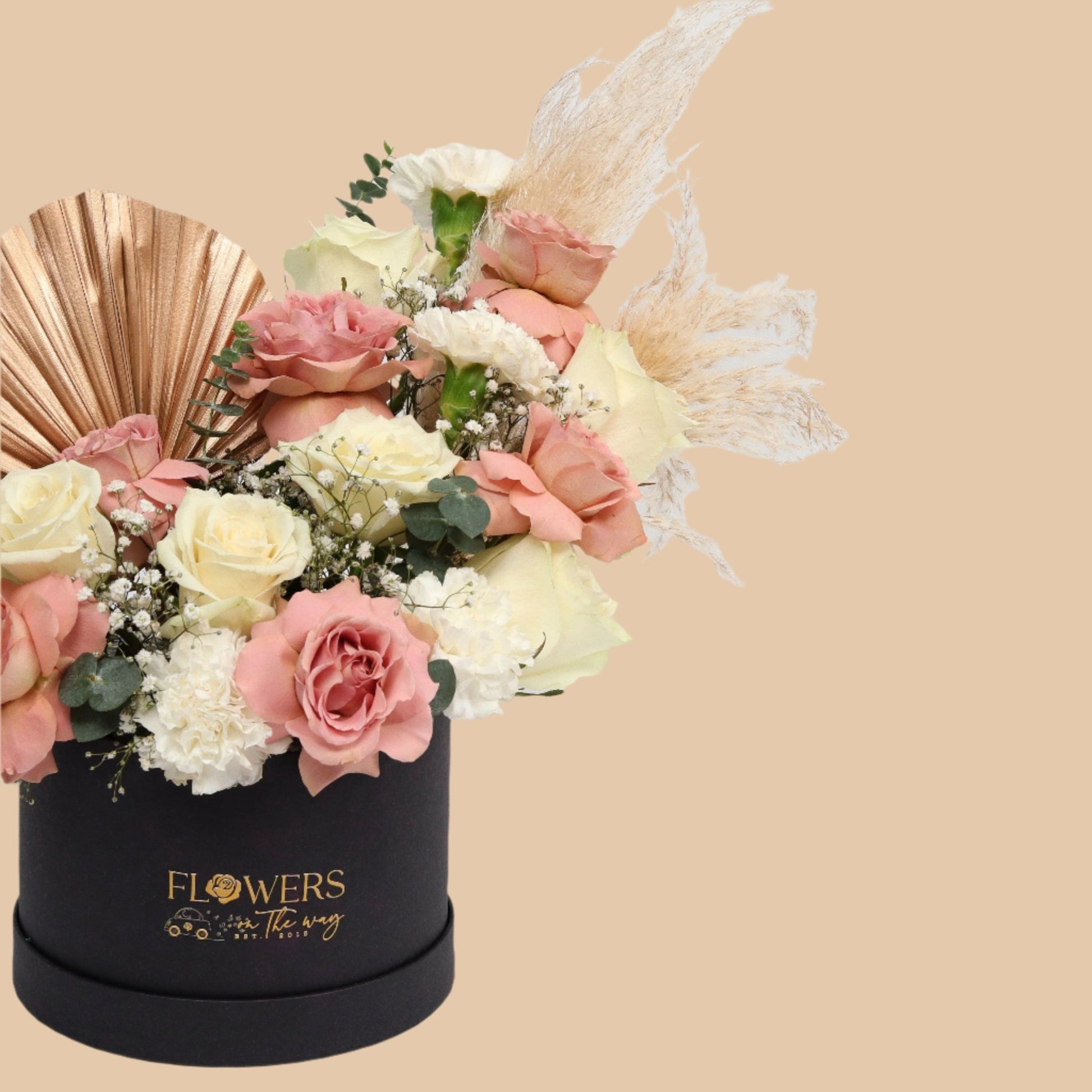 فخامة الليل | Midnight Luxury – Cappuccino & White Roses Black Box - Flowers On The Way
