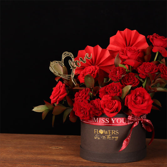 Miss You Noir Rose Box - alternate view