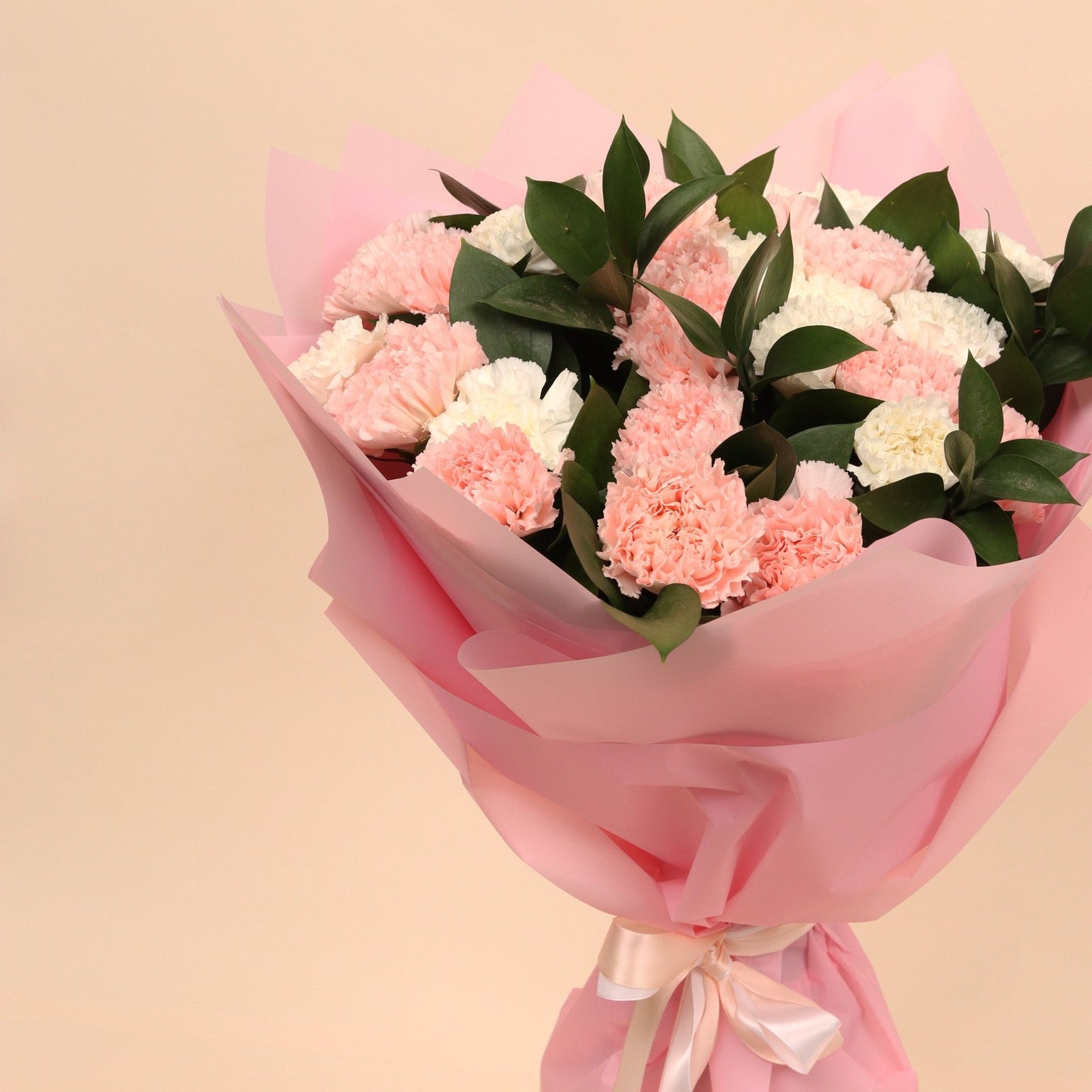 نعومة القرنفل | Carnation Grace - Flowers On The Way