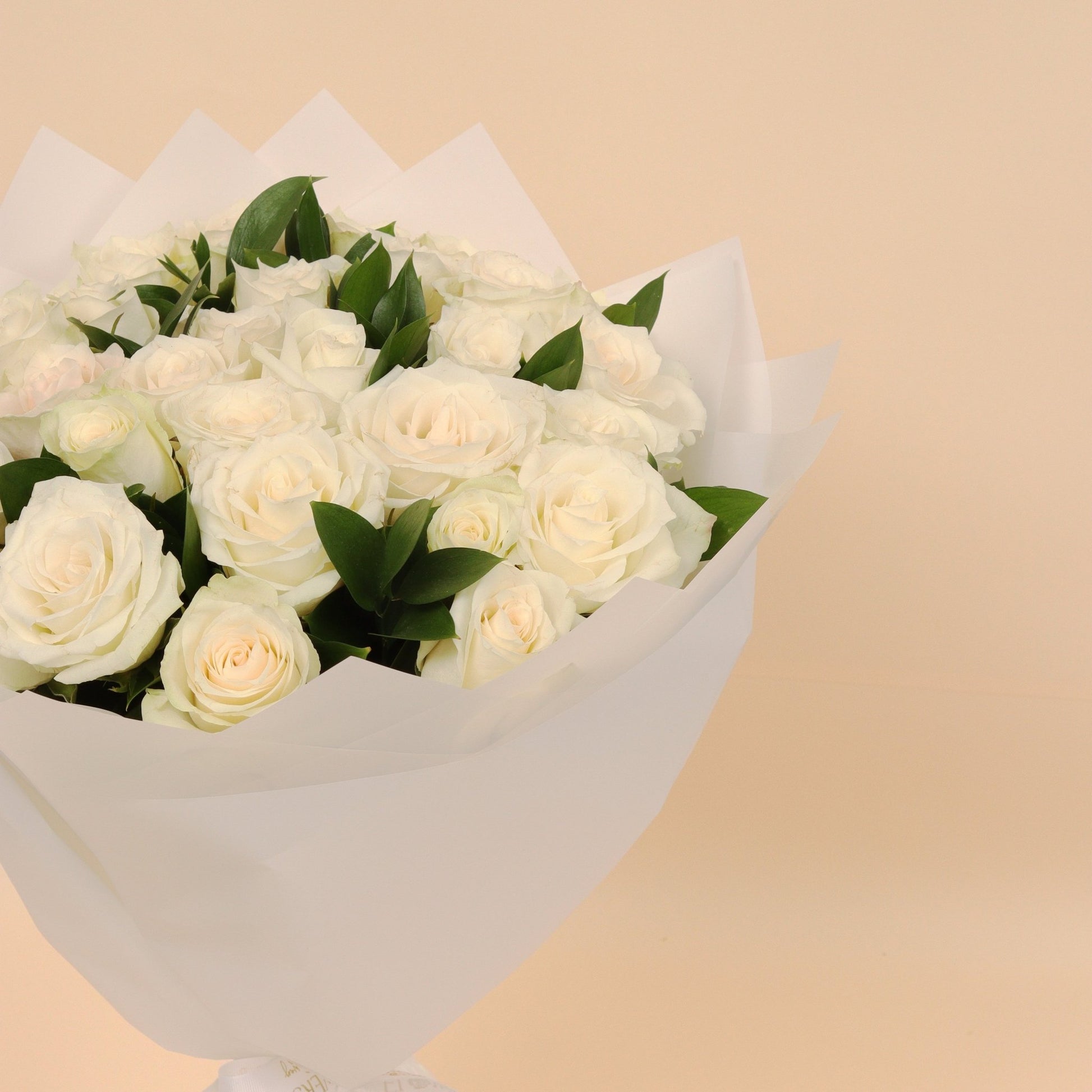 نقاء أبيض | Pure White – 30 White Roses - Flowers On The Way