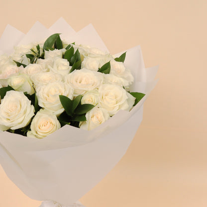 نقاء أبيض | Pure White – 30 White Roses - Flowers On The Way