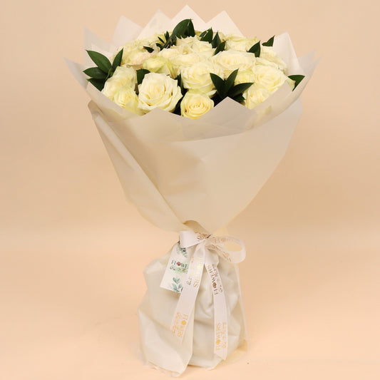 نقاء أبيض | Pure White – 30 White Roses - Flowers On The Way