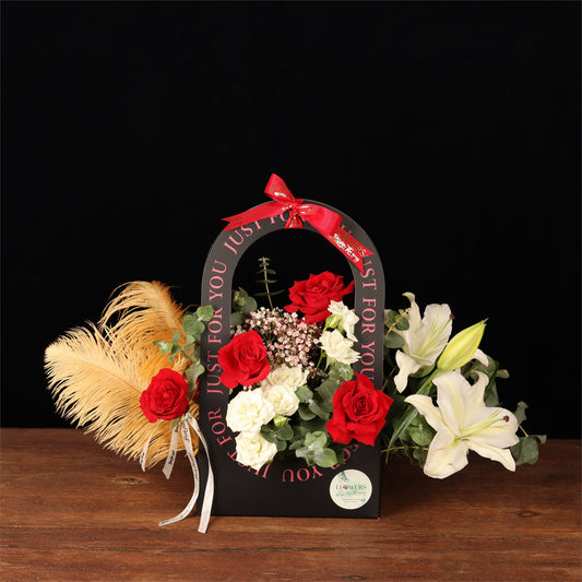 Noir Arch Love Basket