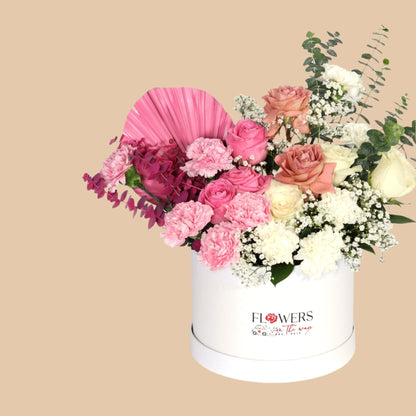 رقة النقاء | Pure Elegance – White Box Floral Arrangement - Flowers On The Way