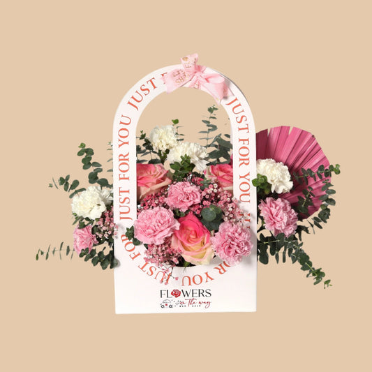رقة الورود | Petal Grace Purse - Flowers On The Way